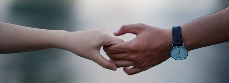 blurred-background-hands-holding-hands-715807